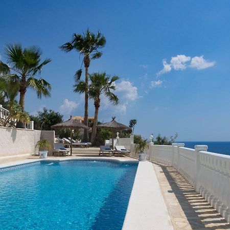Frontline Villa, Five Star Deluxe エル・カンページョ エクステリア 写真