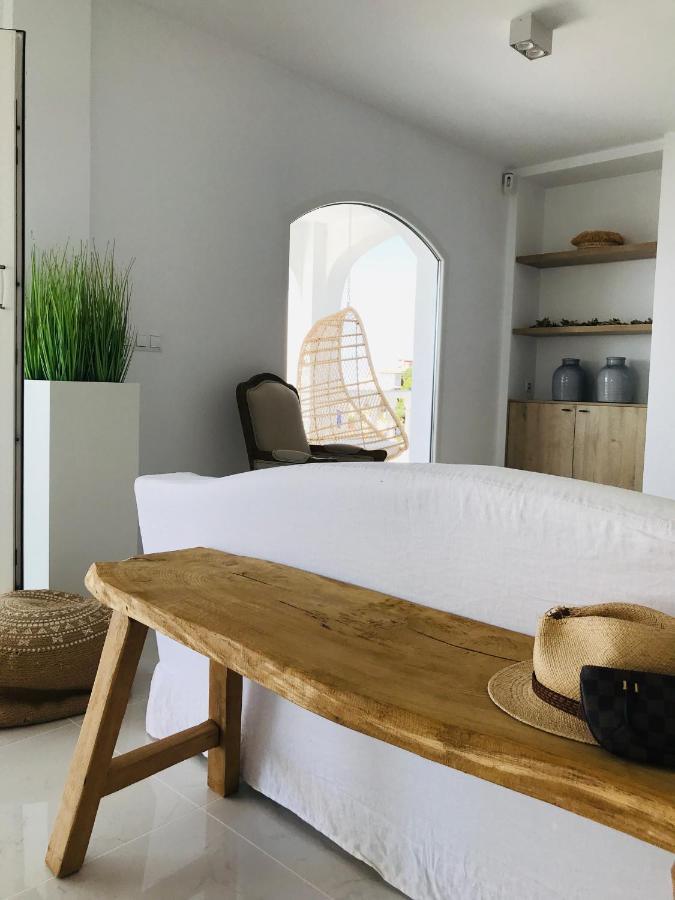 Frontline Villa, Five Star Deluxe エル・カンページョ エクステリア 写真