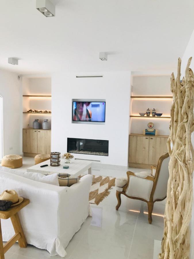 Frontline Villa, Five Star Deluxe エル・カンページョ エクステリア 写真