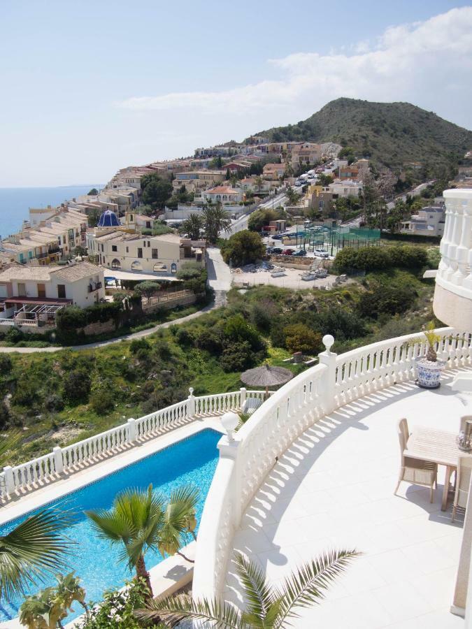 Frontline Villa, Five Star Deluxe エル・カンページョ エクステリア 写真