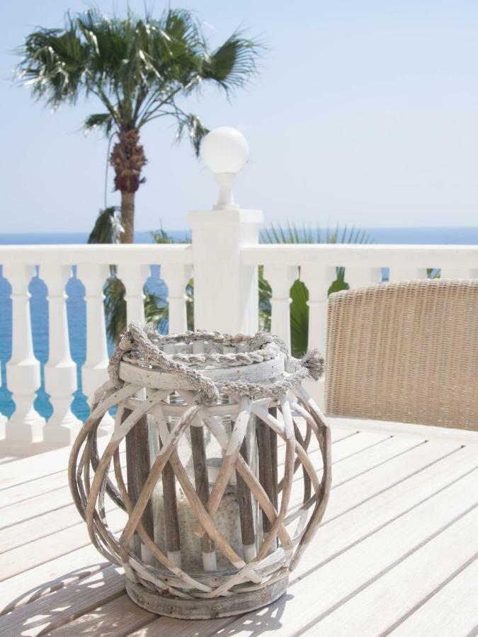Frontline Villa, Five Star Deluxe エル・カンページョ エクステリア 写真