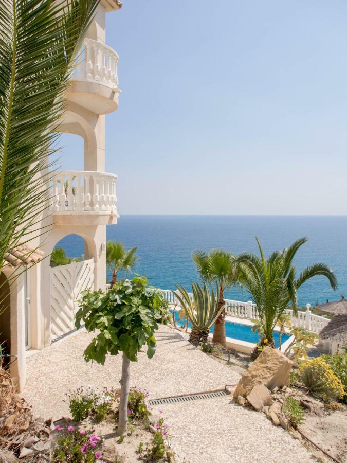 Frontline Villa, Five Star Deluxe エル・カンページョ エクステリア 写真